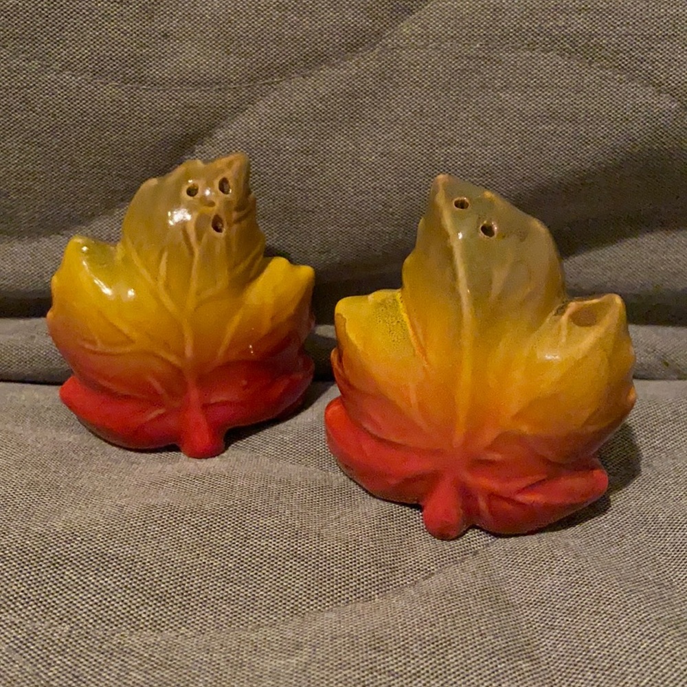 Leaves  Leaf Salt and Pepper Shakers 🍁